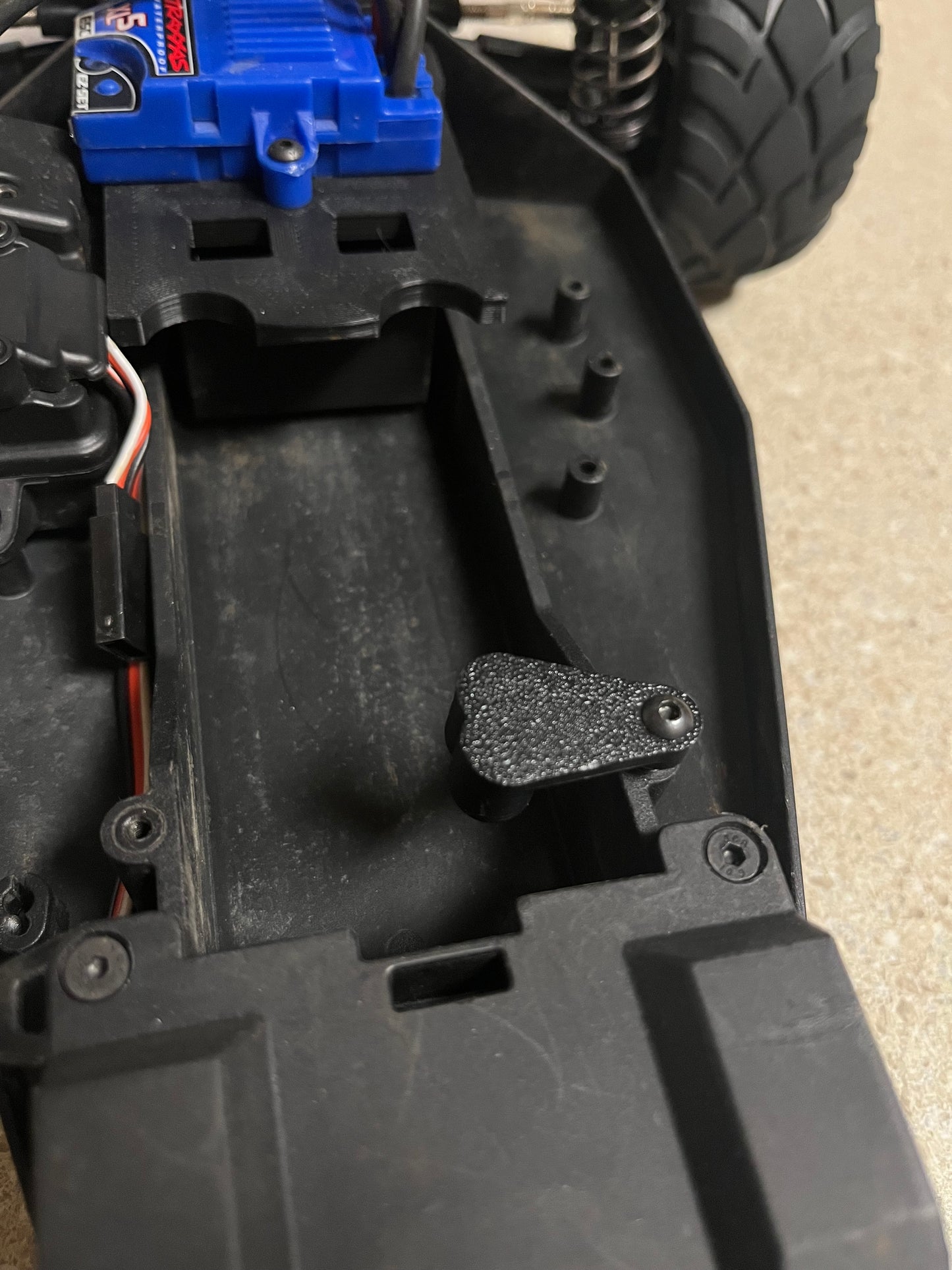 9026-10 Bandit Battery Hold down / Twistee